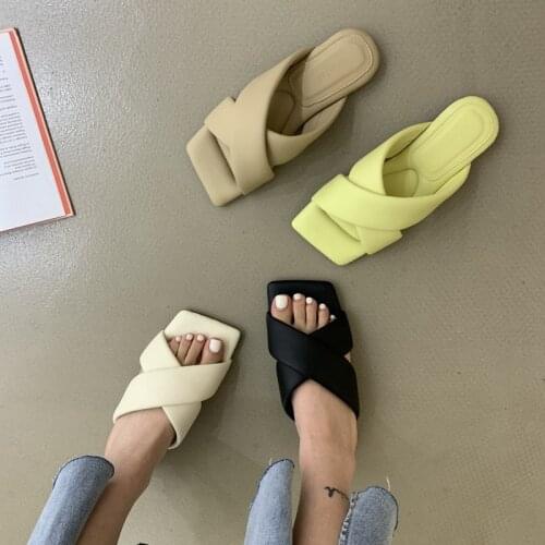 2021 New Summer Slippers Women Fashion Square Toe Flat Heel Sandals Shoes Open Toe Slip On outdoor Slides Casual Home Flip Flop