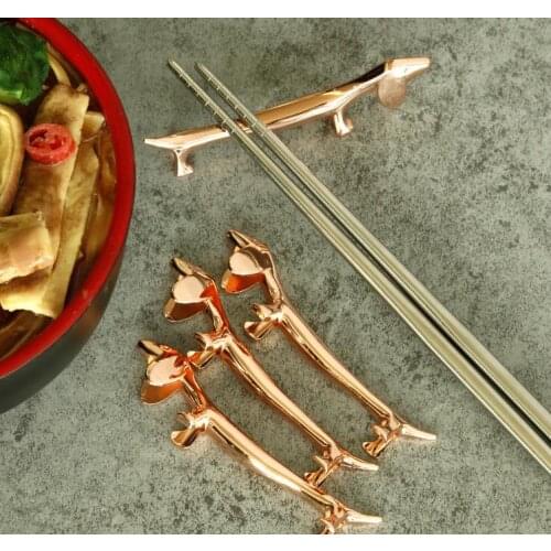 Zinc Alloy Chinese Chopstick Rest Traditional Sausage dog Chopsticks Holder Rack Frame Kitchen Tools SN2107