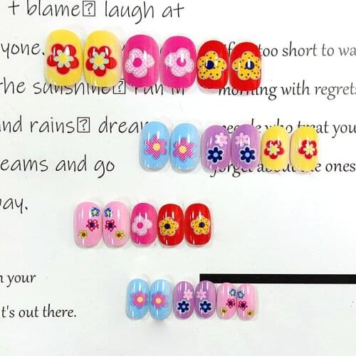24Pcs Children False Nail Tips Lovely Fake Nails Self-adhesive Artificial Nail Kids Little Girls Colorful Nail Art