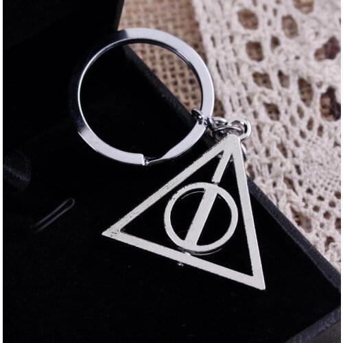 Punk Keychain Silver Color Luna and The Deathly Hallows Keychain Vintage Triangle Pendant Women Gift Unisex Accessories