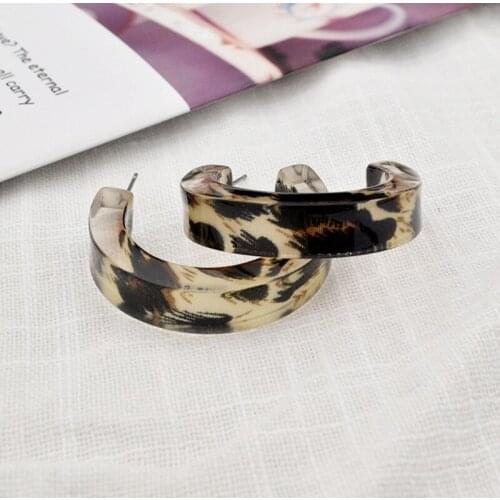 2019 New Earings Simple C Shape Transparent leopard grain Resin Stud Earring Women Elegant Design