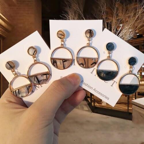 New Womens Earrings Colorful Metal Shake Simple Charm Cutout Geometric Drop Earrings Suitable for Winter Jewelry Gifts 2019 Hot