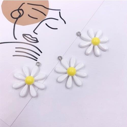 6Pcs White Flowers Charms For Rarring Keychain Necklace Pendant Jewlery Findings DIY Making Accessories