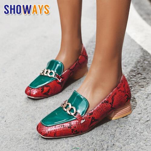 2021 Metal Chain Women Loafers Yellow Red Faux Snakeskin Flats Casual Lady Patent Leather Low Heels British Square Toe Moccasins