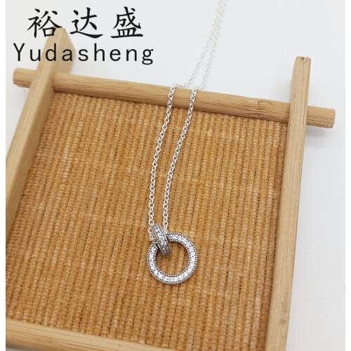 2021 Autumn Jewelry Double Circle Pendant Necklace Adopts Double-sided Design Which Can Be Changed By Flipping