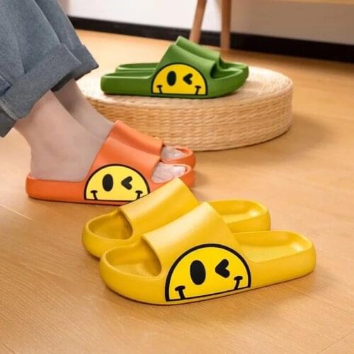 Womens Slippers Summer Slides Home EVA Bathroom Slippers Smile Face Comfortable House Zapatillas Casa Salle De Bain Flat Shoes