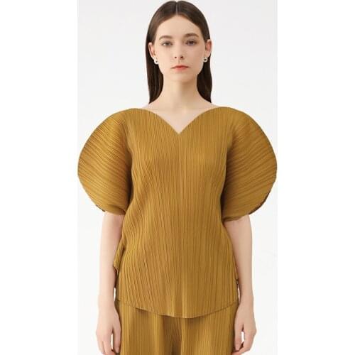Miyake Pleated Summer v-neck oversized t shirt 2021 Women Korean Loose Bat Sleeve Love Pleated Tops Blouses