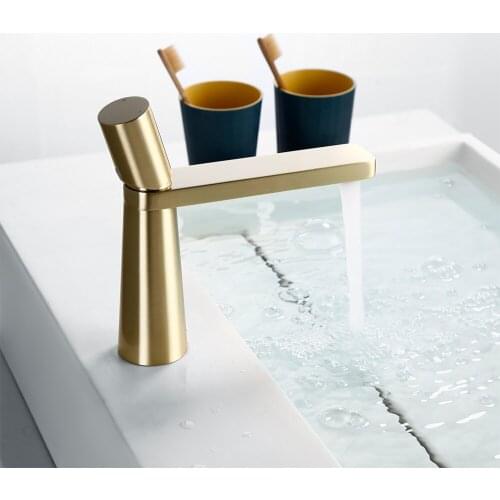 Brass Single Hole Single Handle 360 Degree Rotation Deck Mounted Basin Hot and Cold Water Sink Bathroom Faucets Bathroom