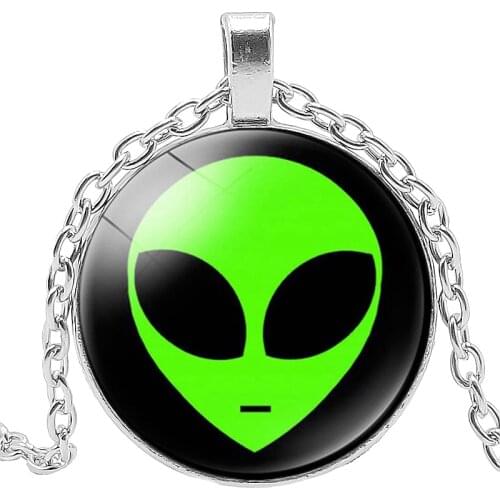 Fashion Day Alien Alien Alien Glass Cabochon Pendant Necklace Children Necklace Sweater Chain Jewelry Gift