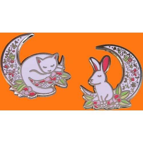 Cute Animal Enamel Pins Creative Moon Metal Cartoon Brooch Collect Backpack Lapel Badges Men Women Fashion Jewelry Gifts