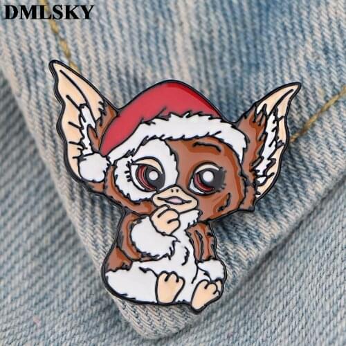 DMLSKY Animal wearing a christmas hat Enamel Brooches Metal Pins cool Badges Hat Pins Cartoon Jewelry For Clothes M4074