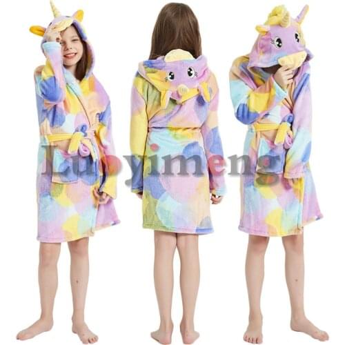 Children Flannel Bathrobes Nightwear Beach Towel Children Pajamas Hooded Bath Robe Soft Sleepwear Cute Girls Robe Cartoon Gowns