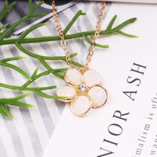 1 Pcs/Lot Bohemian Fashion Five petals Pendant Necklace for Women Jewelry