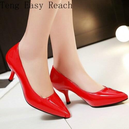 Hot Selling Women Shoes Pointed Toe Pumps Patent Leather Dress Red 6CM High Heels Boat Shoes Plus Size Women Shoes 41 42 43