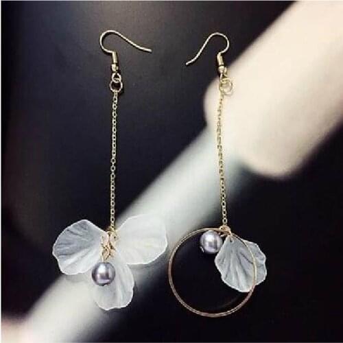 Ea701 New temperament Imitation pearl petals tassel chain personality asymmetric geometric round earrings Female charm jewelry