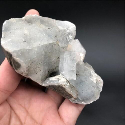 0.25kg Natural crystal fish-eye mineral specimens are arranged specimen home decorative stone collection and appreciation