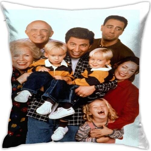 Trivia About 'Ev-Erybo-Dy Lov-ES Raym-Ond' Square Pillowcase Case Throw Decorationpillow Car Cushion (45cmx45cm)