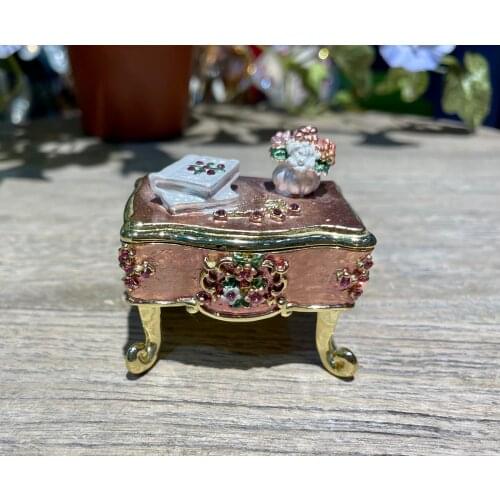 European Dresser Trinket Box Chest Shaped Trinket Toilet Table Jewelry Box Cute Make Up Dress Trinket