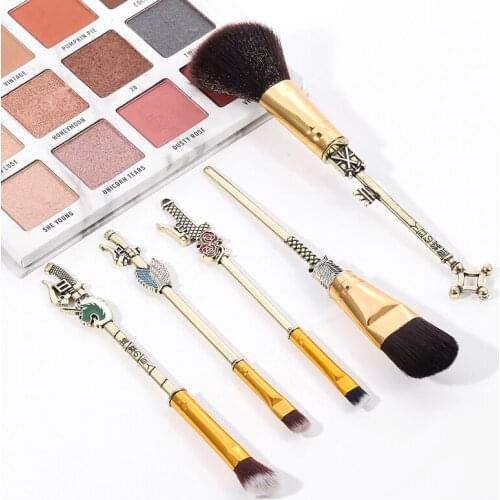 5pcs/set Anime Attack on Titan Makeup Brushes Set Cosmetic Powder Eye Shadow Eyebrow Beauty Make Up Brush Tool Kit