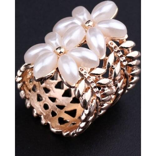 Geometry Cylinder Scarves Buckle Ring Silk Scarf Clip Chiffon Scarf Buckle Holder Fastener Brooches for Women Ladies