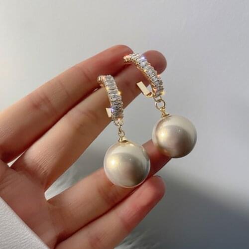 2021 New Fashion Korean Oversized White Pearl Drop Earrings for Women Bohemian Golden Round Pearl Wedding Earrings Jewelry Gift