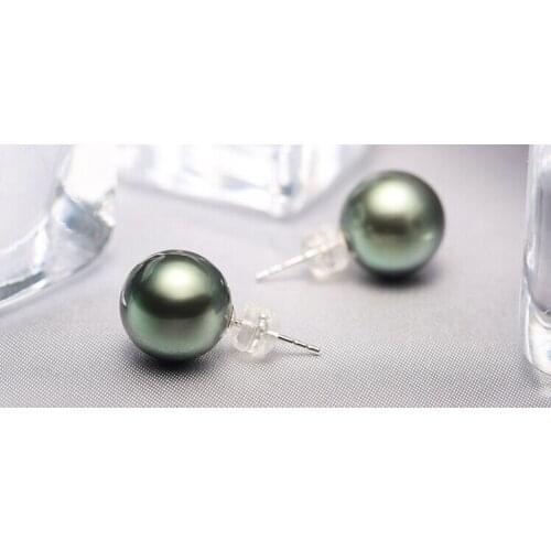 Stunning pair of AAA++ 10-11mm round Tahitian black green pearl earring 18k