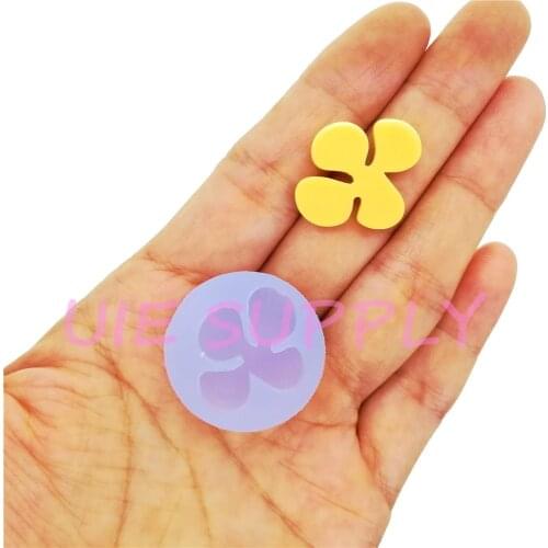 HYL463U 23.5mm x 20.4mm ins Flower Earrings Silicone Mold Necklace Pendant Making Resin Clay Art Fondant Cake Decoration
