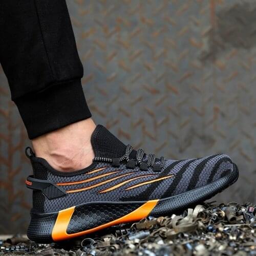2021 New Work Shoes For Trendy Designed Striped Male Sneakers Non Slip Lightweight Construction Anti Smashing Safety Shoes