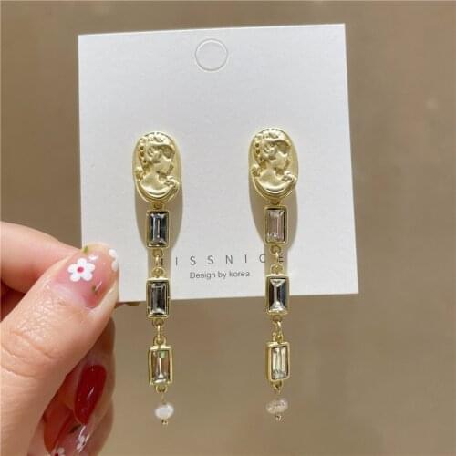 2021 New Arrival Matte Gold Vintage Baroque Style Face Long Drop Pendientes For Women Square Crystal Fashion Earrings Bijoux