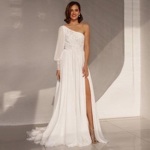 Charming Chiffon Side Slit One Shoulder Wedding Dress 2021 Fashion Sweeo Train Appliques Lace Zipper Back Bridal Gowns