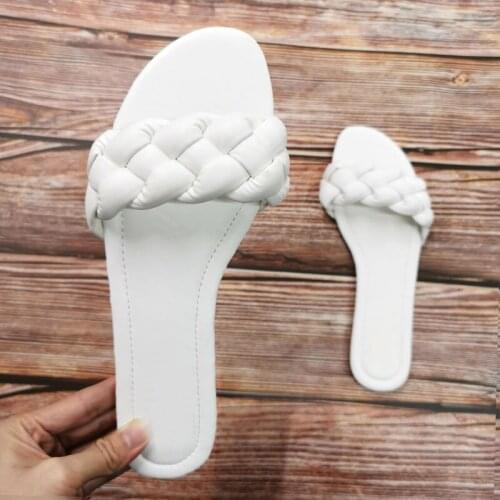 Woman Flat Sandals New Summer Vogue Beach Outside Shoes Women Slides Shoes Outdoor Wear Slippers Brand Designer Lady Sandals