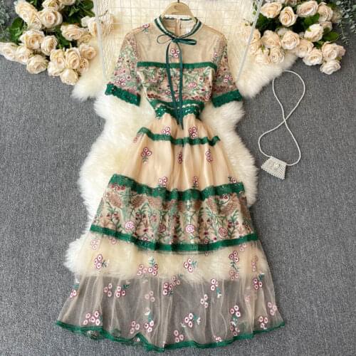 2021 Summer Runway Green Tulle Patchwork Lace Trims Edge Bow Collar Short Sleeve Slim Heavy Industry Embroidered Midi Dress