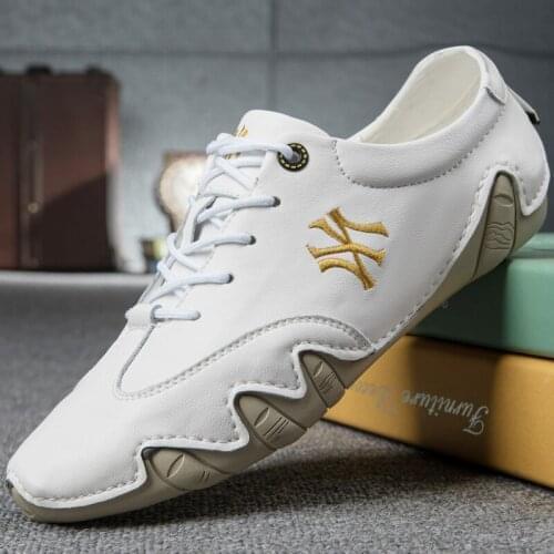 2021 Breathable Solid Color Slip Men Driving Shoes Spring And Autumn New Style Breathable Mens Peas Shoes the British Sneakers