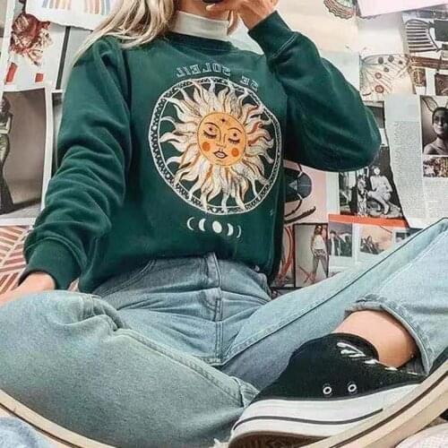 Vintage Green Sun Face Pattern Sweatshirt Women Round Neck Long Sleeve Top T-shirt Streetwear Loose Leisure Pullover New Fashion