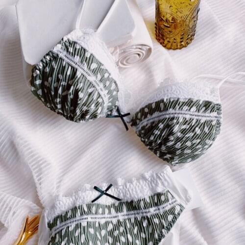 Skin-friendly cotton comfortable lingerie sets triangle cup no steel ring underwear sweet thin sexy chiffon pleated bra panty