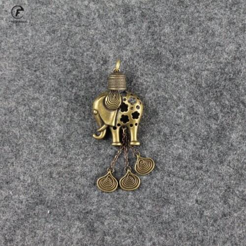 Copper Elephant Luck Bell Small Ornaments Desk Feng Shui Decorations Retro Brass Keychain Pendants Home Decor for Living Room