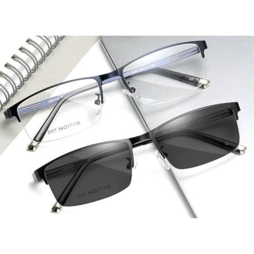 Men Ultralight Outdoor Photochromic Reading Glasses Anti Fatigue Reader Eyeglasses Presbyopic Eyewear Computer Gogglesr FML