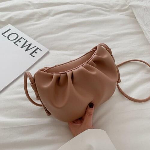 Net red small bag girl 2021 spring new Korean version of fashion fold cloud bag a hundred shoulder sloping dumplings