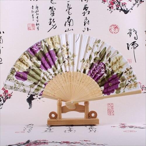 Japanese Flowers Silk Hand Fan Beautiful Retro Landscape Fan Surface Folding Bamboo Fan Wedding Xmas Party Favors Gifts to Guest