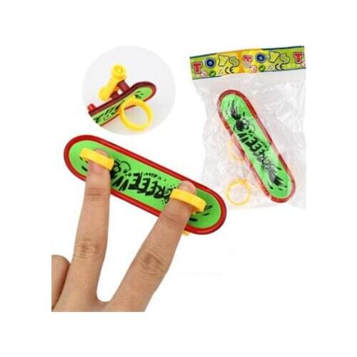 Mini Plastic Fingerboard Professional finger skateboard for kids novelty items Toy Finger Skate with spring and ring