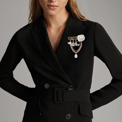 Vintage Jewelry Buckle Pin Brooches Crystal Bow Flower Pearl Camellia Brooches for Dress Banquet A66