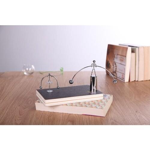 1PC Perpetual Balance Ball Swing Newton Billiard Iron Man Weightlifting Newton Physics Science Pendulum Metal Craft LZ 004