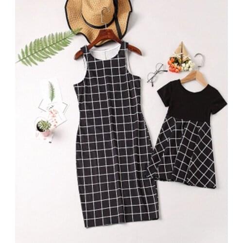 Short Sleeve Mother Daughter Dresses Mommy And Me Family Matching Clothes Summer Kilds Mom Plaid Patchwork Beach Dress