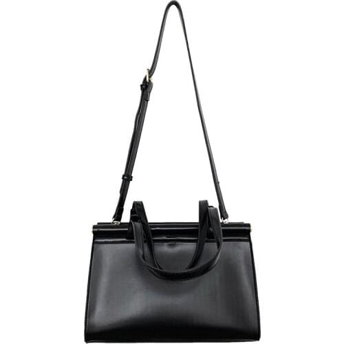 2020 new korean version bag female bag temperament goddess one-shoulder armpit bag ladies fashion retro portable tote bag