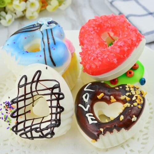 050 Simulate cake eat heart shaped doughnut model Photo Props, cabinet accessories dessert snacks. 7*7.4*3.3cm