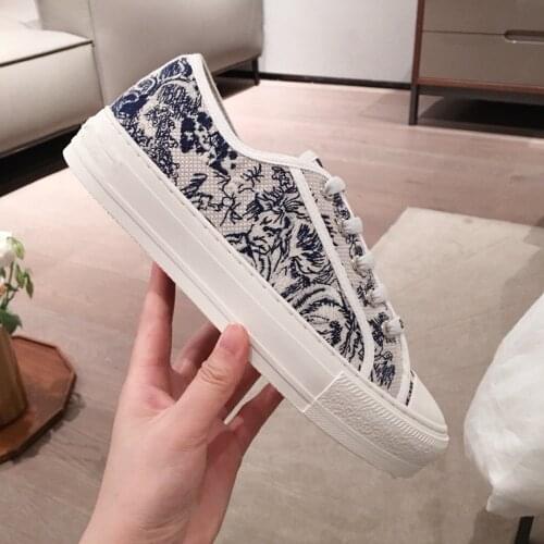 Home reading Europe station tiger embroidery letter canvas shoes womens platform new single shoes small white shoes TPU bottom