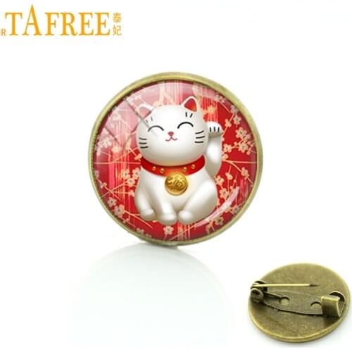 TAFREE Red Maneki Neko Good Luck brooches Glass cabochon Lucky Cat pins Jewelry Wholesale animal Fashion for men and women C222
