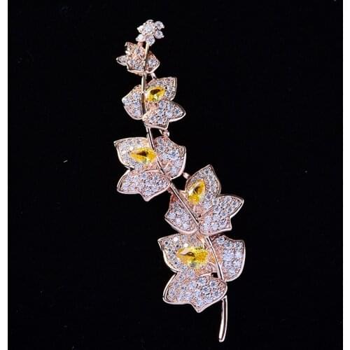 2020 Luxury Zircon Maple Leaf Brooch Pins for Women Plant Brooches Banquet Wedding Suit Scarf Overcoat Broche Pin Accessories