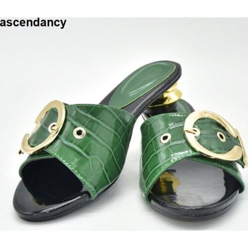 2021 New Slippers Womens Wedding Party Wedding Shoes for Women Bride Ladies Dress Shoes Slip on Low Heels Plus Size Party Pumps