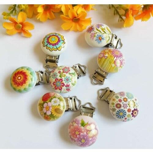 Random mix 5pcs/lot Cartoon pattern Wooden Pacifier Clips DIY Nipple Holder Chain High Quality Pacifier Chain Holder